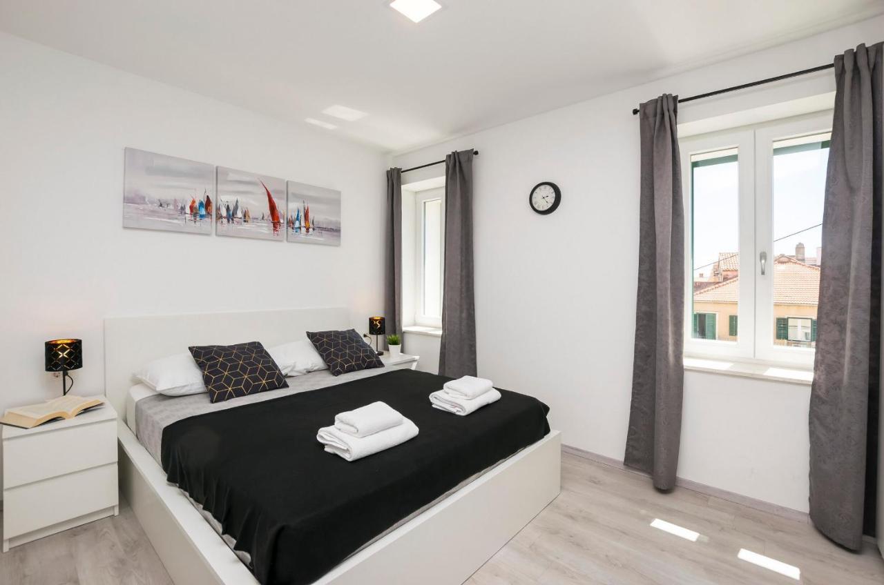 Apartments And Rooms Adriatic Suites Šibenik Exterior foto